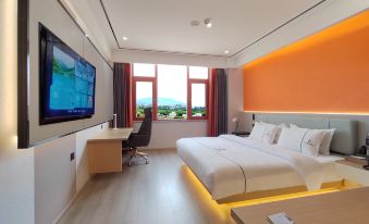 Golden Phoenix Light House Hotel