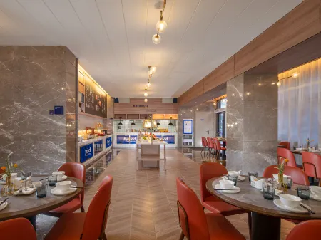 Kyriad Mavelous Hotel (Lanzhou Wanda Plaza Yantan High-tech Zone Branch) Отели рядом с достопримечательностью «Changqing School of Lanzhou University of Finance and Economics Student Union»