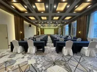 Elegant Young Hotel - Parkplatz