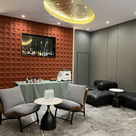 Hekou Yueshang Zhixuan Hotel
