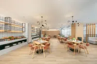 Country Inn & Suites by Radisson Hotel (Guangan Huayingshan) Hotels in Huaying