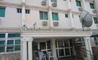 Kenbrill Hyatt Hotel