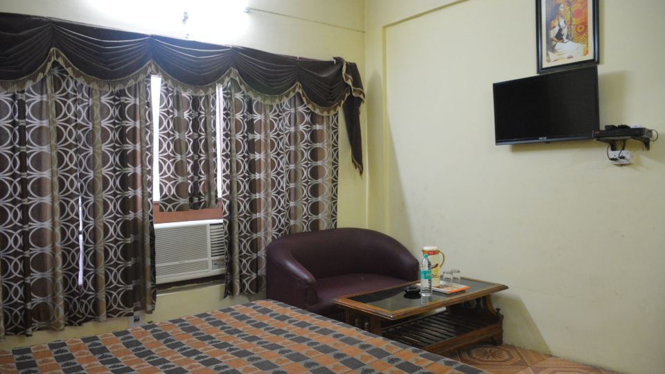 Mansarover Hotel & Banquets