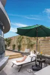 HOWARD JOHNSON Life - Rooftop Pools
