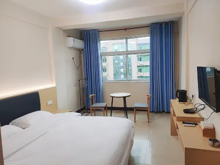 Hongxin Hotel Отели рядом с достопримечательностью «Zhu De Commander in Chief Mrs. Xiao Jufang Former Residence»