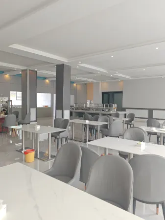 Hezhang Yunge Hotel Отели рядом с достопримечательностью «Ahsilisi Jiucaiping»