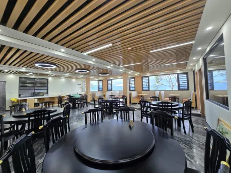 Laobulang Homestay (Jingmai Mountain Ancient Tea Forest) Отели рядом с достопримечательностью «Cypress View Manor»