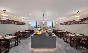 QIANNA HOTEL FINE (Fengqiu Branch)