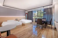 Kingswood Hotel Hotels in Changjiang