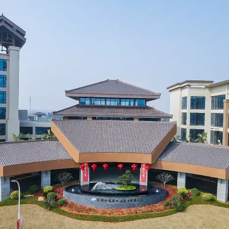 Clam Town Seawater Hot Spring Resort Hotel