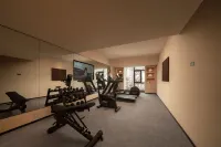 Atour Jianye Hotel (Central Location of Fenghuang Ancient Town, Night Cruise Photo Spot) - gimnasio