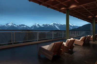 LOSTVILLA(Deqin Meri Snow Mountain) Hotel dekat Wunongding Viewing Platform