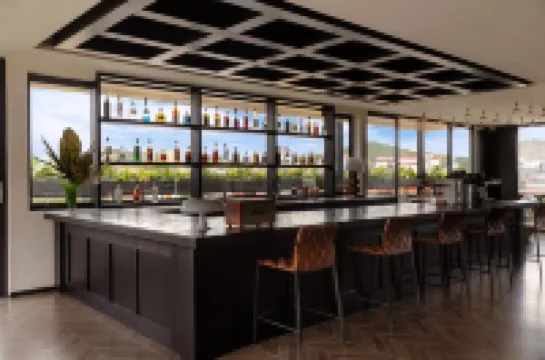 SFEEL Designer Hotel (Dukezong Ancient City Branch)