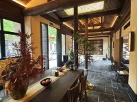 Autumn Whisper Hot Spring Shu Yuan Bed and Breakfast (Xinzhou Ancient City Branch)