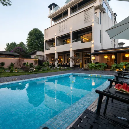 Villa Mirador Courtyard Hot Spring Lodge (located in the Qingcheng Mountain scenic area)