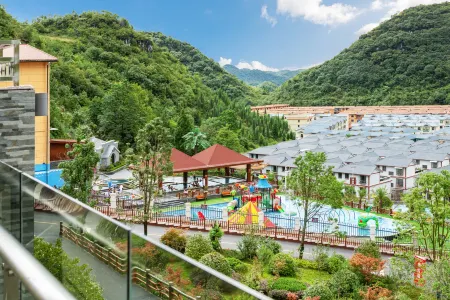 Yuma Bay Hot Spring Hotel