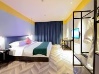 杭州未来科技城雷迪森世嘉酒店 - 精致空间迷你大床房
