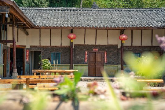 阆中野舍天下桥亭民宿