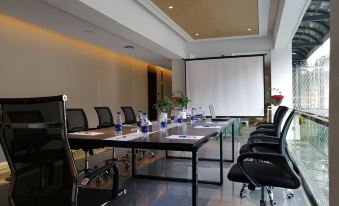 Xishuangbanna Tianmeishu Light Luxury Hotel
