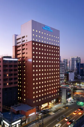 Toyoko Inn Seoul Yeongdeungpo Отели рядом с достопримечательностью «Йеуидо»