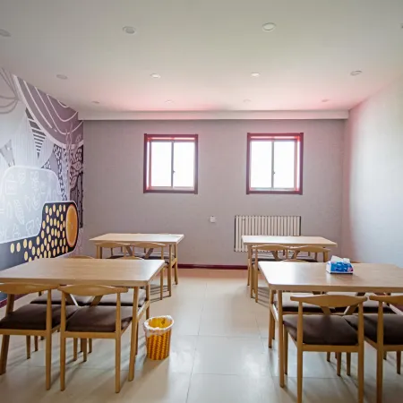 Pebble Hotel (Qingxu Xugou)