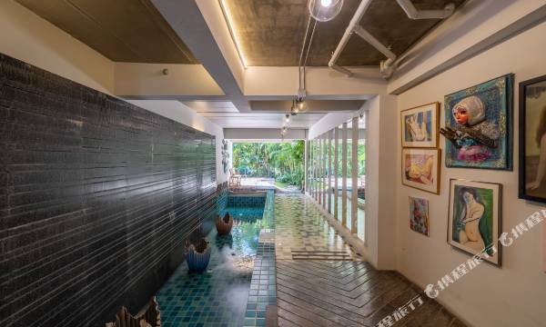 River Art Hotel