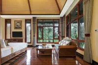 Xishuangbanna Menghai Cloudside Mountain Villa
