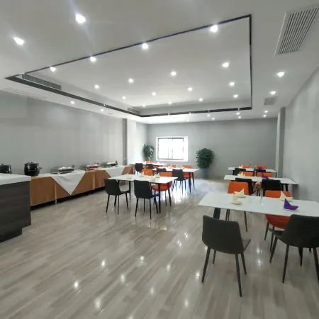 Liping Yunting Hotel (Qiao Street)