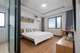 Floral Hotel·Yueanju smart Hotel (Nanjing Lukou International Airport store)