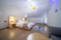 Maitreya Chizhiquan Hot Spring Hotel (Maitreya Honghe Water Township)