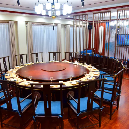 Longshan Hotel