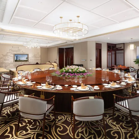 Luzhou Jianguo Hotel