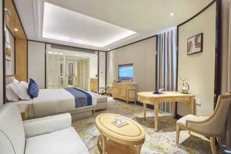 Howard Johnson Huadu Plaza Отели рядом с достопримечательностью «Longquan Mountain of Yuyao»