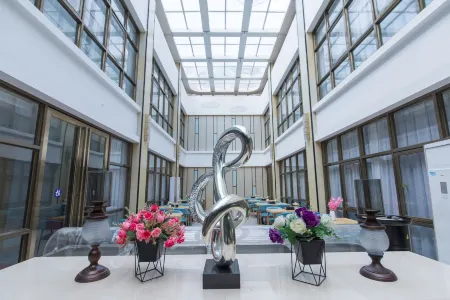 Bolaiya International Hotel (Foshan Longjiang Convention and Exhibition Center) Отели рядом с достопримечательностью «Haishou Island»