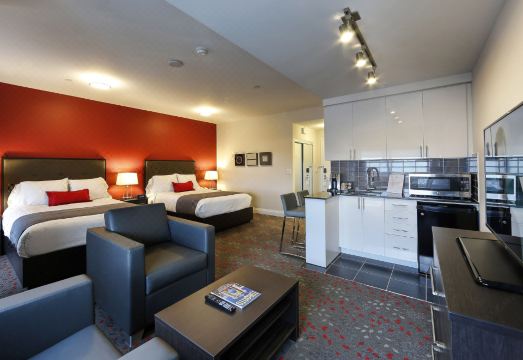 [리버티 스위트 호텔의 외관 이미지]