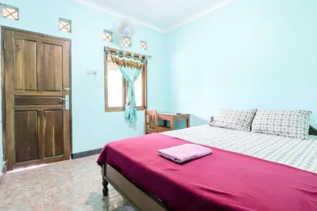 Rock Garden Homestay & Resto by Zuzu Отели в г. Tepus