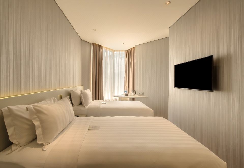 [애슐리 자카르타 호텔 외관 야경]