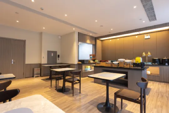 HanTing Hotel (Suning Shuohuang North Station)