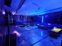 Vienna International Hotel (Baoshan High-speed Railway Station Wuyue Plaza) - Gym