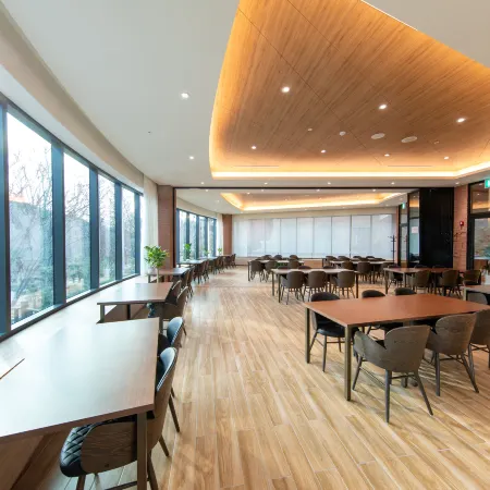 Seoul Olympic Parktel Отели рядом с достопримечательностью «Станция метро Jamsil»