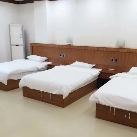 Yuhai Zhiyue Homestay (Hailing Island Dajiao Bay Scenic Area)