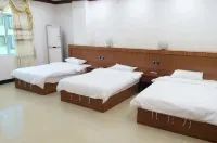 Yuhai Zhiyue Homestay (Hailing Island Dajiao Bay Scenic Area) - Inns