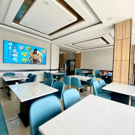 Home Inn UP Huayi Selected Hotel (Zhanhua District Bus Station)