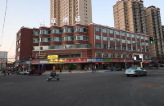 Lanting Senjing Hotel (Lanzhou University of Finance and Economics Heping Campus Shop) - parking