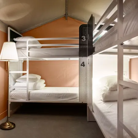 Urban Camper Hostel & Bar
