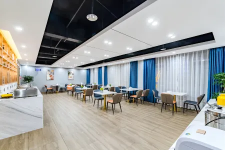 Addo Boutique Hotel (South Road, Dengzhou) Отели рядом с достопримечательностью «Nanyang Vocational College of Science and Technology»