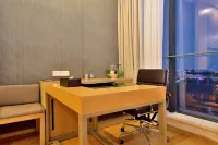 Guangzhou Fuying Apartment (Poly World Trade Center Pazhou Convention and Exhibition Center Store) - Condos