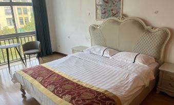 Qiandeng Ancient Town Business Hotel