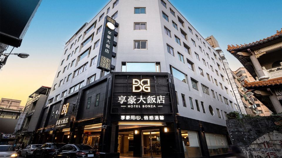 Bonza Hotel