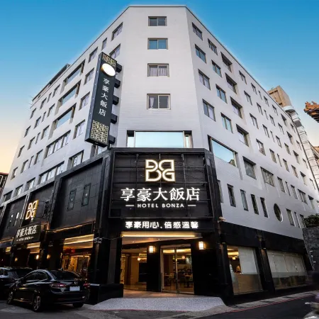 Bonza Hotel